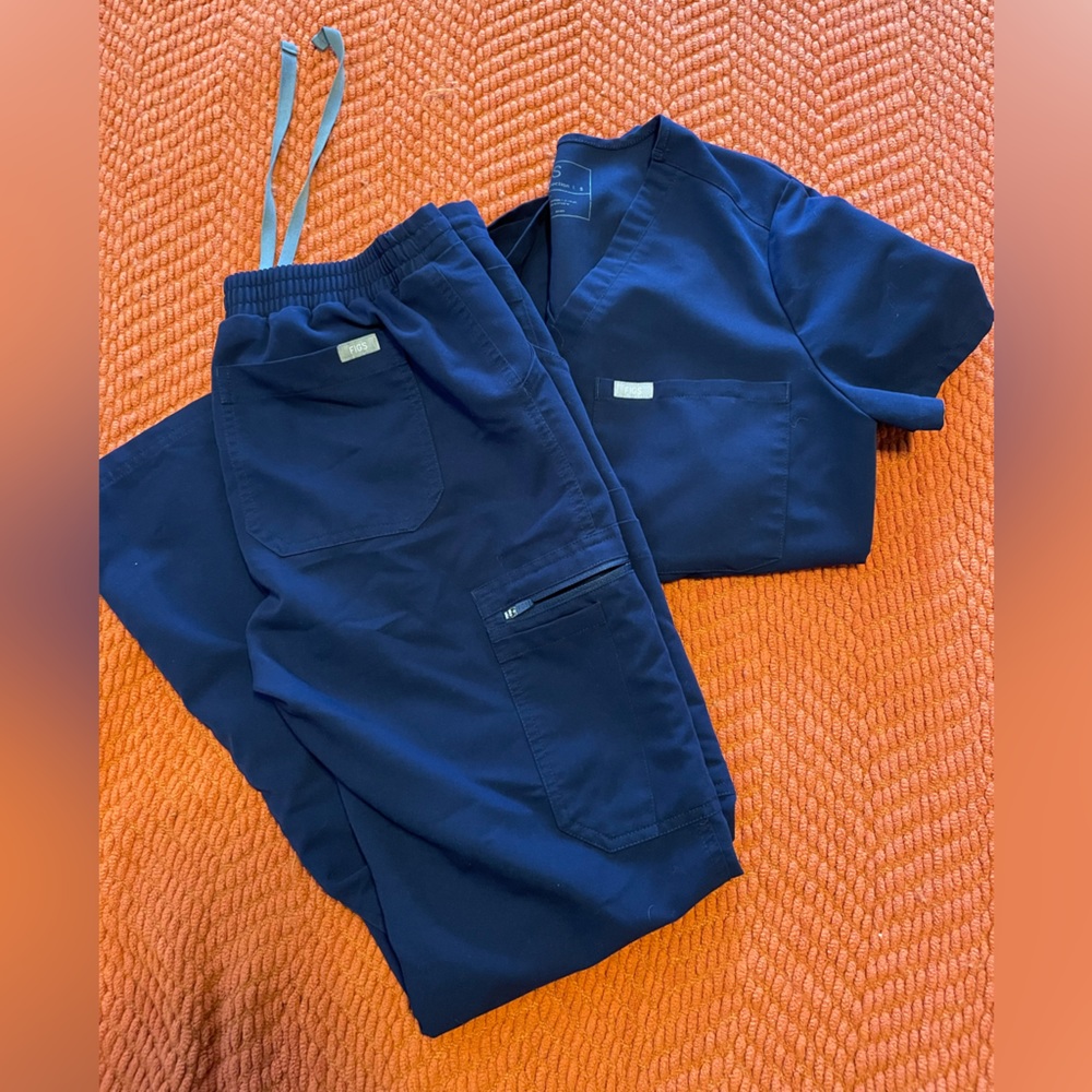 Navy Figs Scrub Set